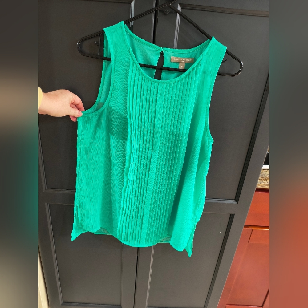 Banana Republic Factory tank top blouse